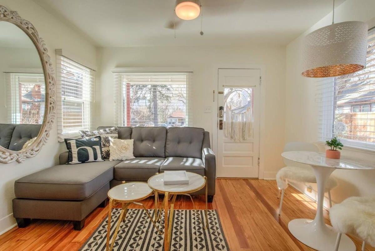 Vintage Tiny House Cute 1Bdrm Big Appeal Villa Colorado Springs Exterior photo