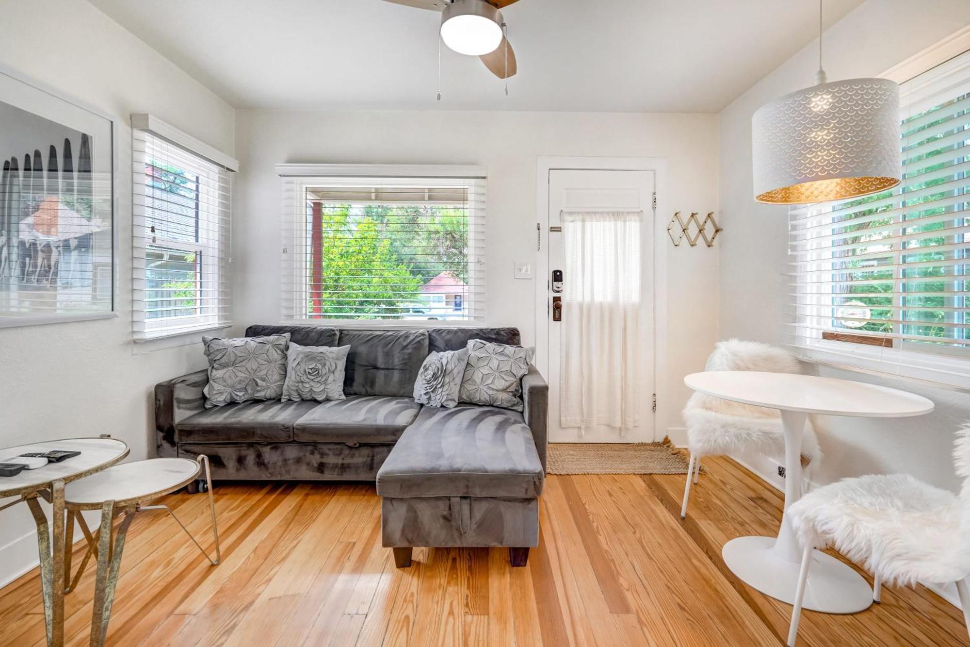 Vintage Tiny House Cute 1Bdrm Big Appeal Villa Colorado Springs Exterior photo